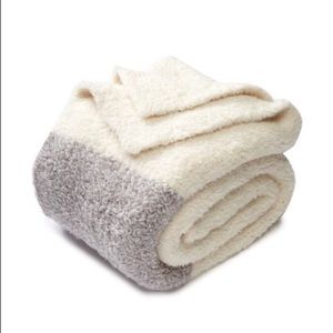 NWT Barefoot Dreams blanket